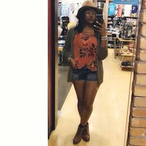 Meet your Posher, Brittany